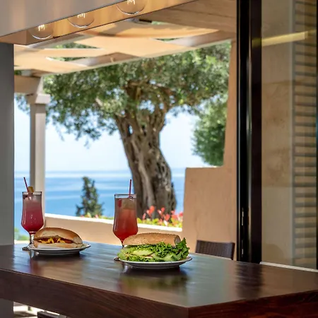 أيولوس بيتش Gastouri (Corfu)