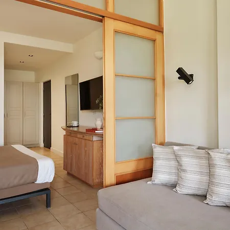 Aeolos 4* Gastouri (Corfu)